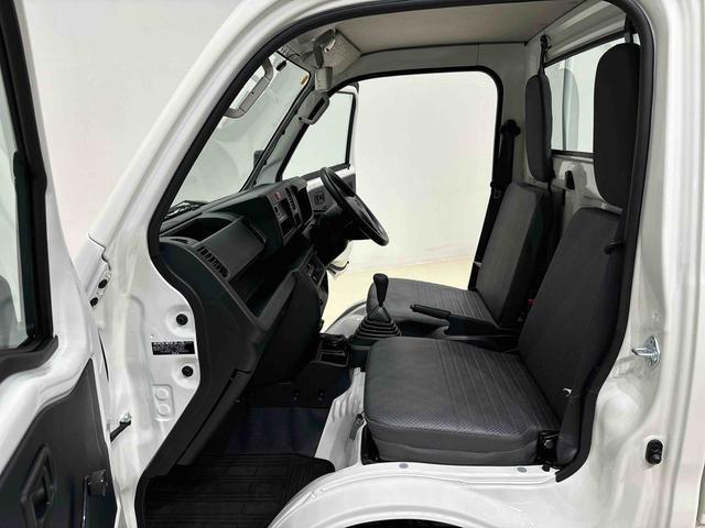 ハイゼットトラック スタンダード 5MT ETC車載器 AM/FMラジオ ハロゲンヘッドランプ 運転席SRSエアバック 電動式パワーステアリング AM/FMラジオ あゆみ板掛けテールゲート スペアタイヤ ガードフレーム(27枚目)