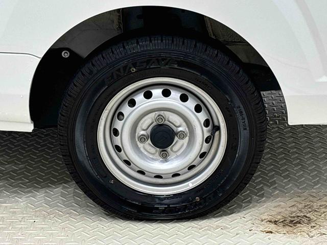 ハイゼットトラック スタンダード 5MT ETC車載器 AM/FMラジオ ハロゲンヘッドランプ 運転席SRSエアバック 電動式パワーステアリング AM/FMラジオ あゆみ板掛けテールゲート スペアタイヤ ガードフレーム(40枚目)