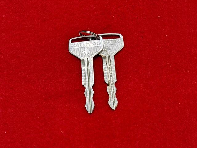 ハイゼットトラック スタンダード 5MT ETC車載器 AM/FMラジオ ハロゲンヘッドランプ 運転席SRSエアバック 電動式パワーステアリング AM/FMラジオ あゆみ板掛けテールゲート スペアタイヤ ガードフレーム(42枚目)