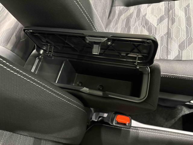 タフト G クロムベンチャー バックモニター対応カメラ スカイフィールトップ クロムパック メッキパック シルバーアンダーガーニッシュ インテリアアクセント LEDオートライト&フォグランプ 電動パーキングブレーキ バックカメラ アルミホイール(30枚目)