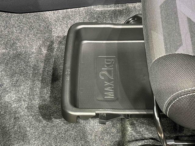 タフト G クロムベンチャー バックモニター対応カメラ スカイフィールトップ クロムパック メッキパック シルバーアンダーガーニッシュ インテリアアクセント LEDオートライト&フォグランプ 電動パーキングブレーキ バックカメラ アルミホイール(33枚目)