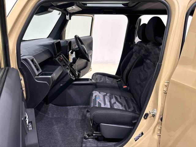 タフト G クロムベンチャー バックモニター対応カメラ スカイフィールトップ クロムパック メッキパック シルバーアンダーガーニッシュ インテリアアクセント LEDオートライト&フォグランプ 電動パーキングブレーキ バックカメラ アルミホイール(34枚目)