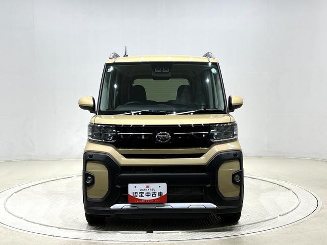 タント ファンクロスターボ LEDオートライト パワースライドドアウェルカムオープン機能 電動格納式ドアミラー 助手席ロングスライド 助手席イージークローザー セキュリティアラーム キーフリーシステム(6枚目)