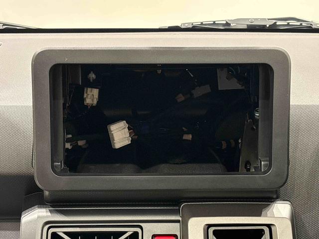 タフト G クロムベンチャー 運転席・助手席シートヒーター 純正ナビ装着用アップグレードパック 電動パーキングブレーキブレーキ オートブレーキホールド機能 本革巻ステアリングホイール リバース連動リヤワイパー 15インチアルミホイール キーフリーシステム(16枚目)