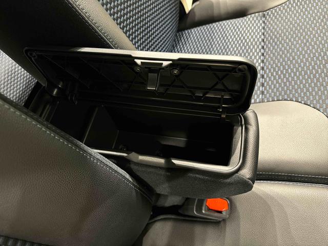 タント カスタムＲＳ　　左右パワースライドドア　電子パーキング　ＬＥＤオートライト　パワースライドドアウェルカムオープン機能　電動パーキングブレーキ　運転席助手席シートヒーター　アルミホイール　キーフリーシステム　　オート電動格納式ドアミラー（30枚目）