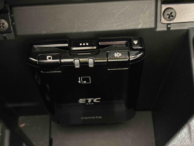 コペン ＧＲ　スポーツ　　ナビ　　バックモニター　　ＥＴＣ　電動開閉式ルーフ　ＬＥＤヘッドランプ　ハロゲンフォグランプ　　１６インチタイヤ＆アルミホイール　プッシュボタンスタート　セキュリティアラーム　スタビライザー（フロント・リヤ）（8枚目）