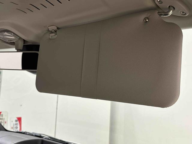 ハイゼットカーゴ DX キーレスエントリー オーバーヘッドシェルフ AMFMラジオ リヤヒーター オーバーヘッドシェルフ ヒルホールドシステム VSC&TRC リバース連動リヤワイパー 手引き式サイドブレーキ フロントドアパワーウインドウ(運転席挟み込み防止機構付き)(22枚目)