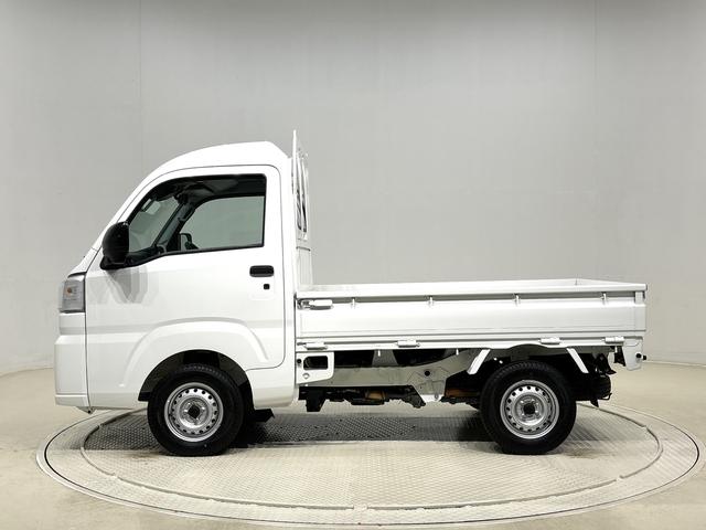 ハイゼットトラック ハイルーフ　４ＷＤ　ディスプレイオーディオ　バックモニター　ＥＴＣ車載器　オートライト　プッシュボタンスタート　キーフリーシステム　スペアタイヤ　マニュアルエアコン　運転席・助手席パワーウィンドウ　アイドリングストップ機能（12枚目）