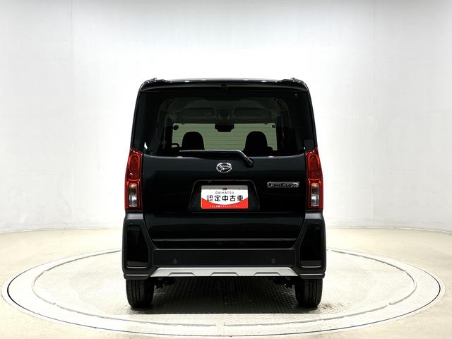 タント ファンクロスターボ　ＬＥＤオートライト　パワースライドドアウェルカムオープン機能　電動パーキングブレーキ　運転席助手席シートヒーター　　フルホイールキャツプ　キーフリーシステム　　オート電動格納式ドアミラー（9枚目）