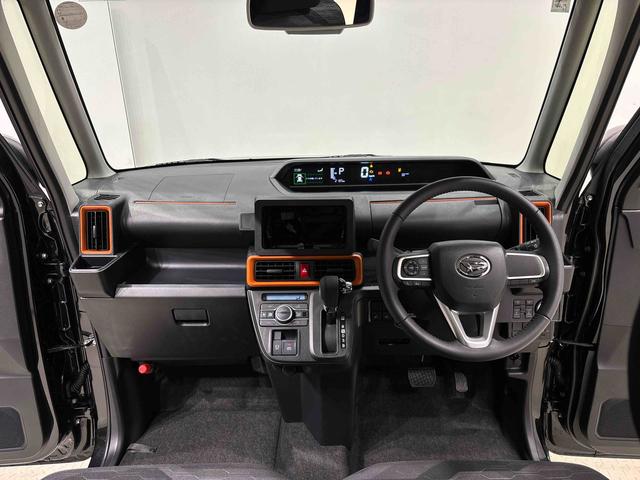 タント ファンクロスターボ　ＬＥＤオートライト　パワースライドドアウェルカムオープン機能　電動パーキングブレーキ　運転席助手席シートヒーター　　フルホイールキャツプ　キーフリーシステム　　オート電動格納式ドアミラー（11枚目）