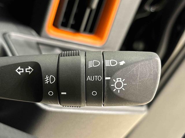 タント ファンクロスターボ　ＬＥＤオートライト　パワースライドドアウェルカムオープン機能　電動パーキングブレーキ　運転席助手席シートヒーター　　フルホイールキャツプ　キーフリーシステム　　オート電動格納式ドアミラー（23枚目）