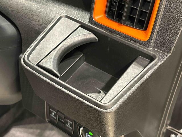 タント ファンクロスターボ　ＬＥＤオートライト　パワースライドドアウェルカムオープン機能　電動パーキングブレーキ　運転席助手席シートヒーター　　フルホイールキャツプ　キーフリーシステム　　オート電動格納式ドアミラー（25枚目）