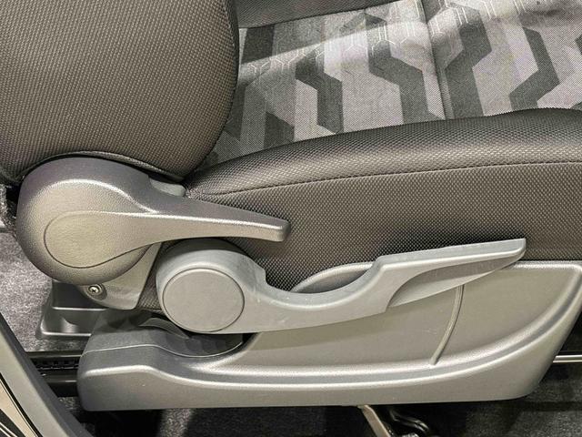 タント ファンクロスターボ　ＬＥＤオートライト　パワースライドドアウェルカムオープン機能　電動パーキングブレーキ　運転席助手席シートヒーター　　フルホイールキャツプ　キーフリーシステム　　オート電動格納式ドアミラー（28枚目）
