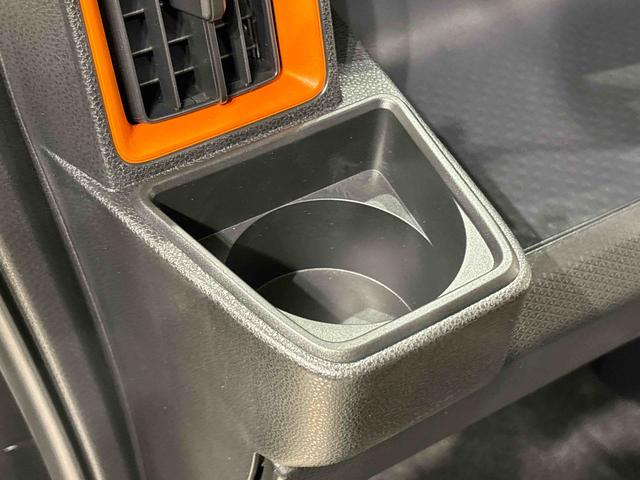 タント ファンクロスターボ　ＬＥＤオートライト　パワースライドドアウェルカムオープン機能　電動パーキングブレーキ　運転席助手席シートヒーター　　フルホイールキャツプ　キーフリーシステム　　オート電動格納式ドアミラー（31枚目）