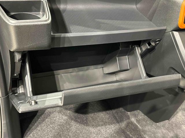 タント ファンクロスターボ　ＬＥＤオートライト　パワースライドドアウェルカムオープン機能　電動パーキングブレーキ　運転席助手席シートヒーター　　フルホイールキャツプ　キーフリーシステム　　オート電動格納式ドアミラー（32枚目）