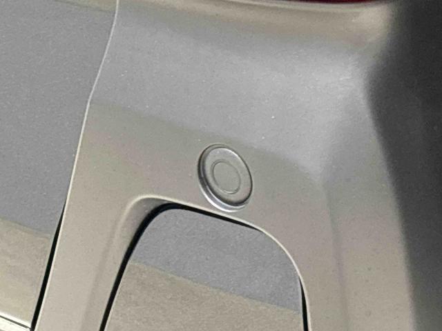 タント ファンクロスターボ　ＬＥＤオートライト　パワースライドドアウェルカムオープン機能　電動パーキングブレーキ　運転席助手席シートヒーター　　フルホイールキャツプ　キーフリーシステム　　オート電動格納式ドアミラー（37枚目）