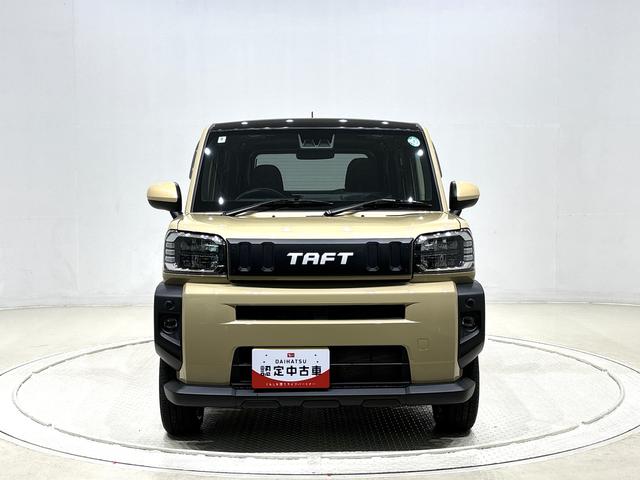 タフト Ｇ　　ラギッドパック　　バックドアスポイラー付き　スカイフィールトップ　ＬＥＤオートライト　オートハイビーム　フロントフォグランプ　運転席／助手席シートヒーター　プッシュボタンスタート　キーフリーシステム　電動パーキングブレーキ　バックカメラ（6枚目）