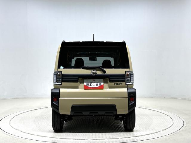 タフト Ｇ　　ラギッドパック　　バックドアスポイラー付き　スカイフィールトップ　ＬＥＤオートライト　オートハイビーム　フロントフォグランプ　運転席／助手席シートヒーター　プッシュボタンスタート　キーフリーシステム　電動パーキングブレーキ　バックカメラ（9枚目）