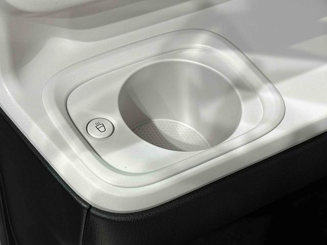 ムーヴキャンバス ストライプスG LEDオートライト・フォグランプ 電動パーキングブレーキ プッシュボタンスタート セキュリティアラーム バックカメラ 両側パワースライドドアウエルカムオープン機能 オート電動格納式ドアミラー(31枚目)