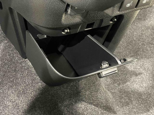 ムーヴキャンバス ストライプスG LEDオートライト・フォグランプ 電動パーキングブレーキ プッシュボタンスタート セキュリティアラーム バックカメラ 両側パワースライドドアウエルカムオープン機能 オート電動格納式ドアミラー(32枚目)