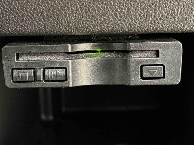 タント カスタムＲＳ　トップエディションＳＡＩＩＩ　ナビゲーション　ＬＥＤオートライト　パワースライドドア機能　オート電動格納式ドアミラー　ミラクルオープンドア　アルミホイール　キーフリーシステム（8枚目）