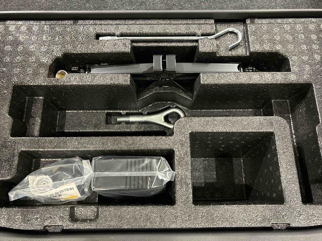 タント カスタムＲＳ　トップエディションＳＡＩＩＩ　ナビゲーション　ＬＥＤオートライト　パワースライドドア機能　オート電動格納式ドアミラー　ミラクルオープンドア　アルミホイール　キーフリーシステム（40枚目）