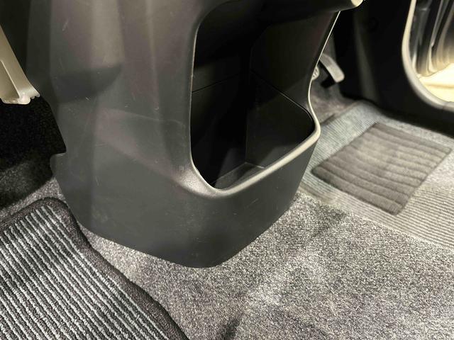 ムーヴ カスタム X AM/FMCDステレオ アルミホイール付 プッシュボタンスタート オートライト HIDヘッドライト フロントフォグランプ オートエアコン セキュリティアラーム 運転席シートリフター フロントトップシェードガラス ターンランプ付きドアミラー(26枚目)