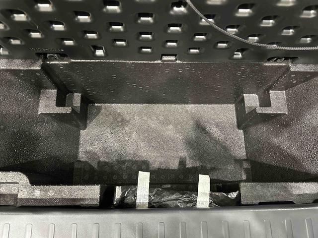 ムーヴ カスタム X AM/FMCDステレオ アルミホイール付 プッシュボタンスタート オートライト HIDヘッドライト フロントフォグランプ オートエアコン セキュリティアラーム 運転席シートリフター フロントトップシェードガラス ターンランプ付きドアミラー(32枚目)