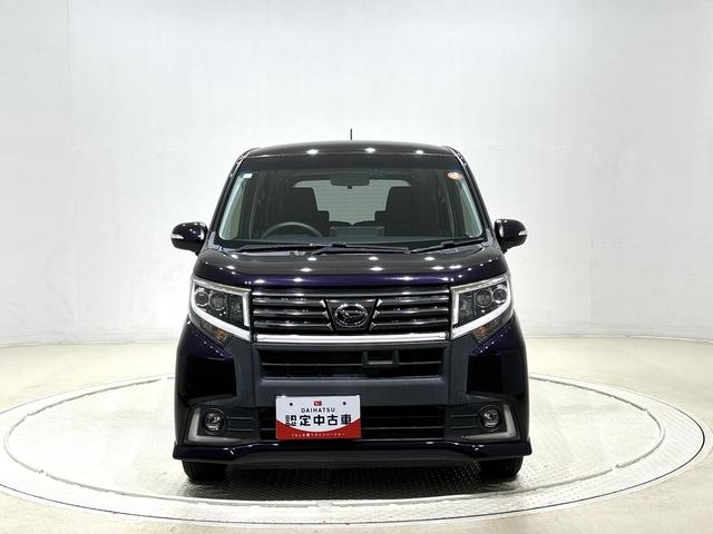 メッキ際立つフロントグリル、ＬＥＤ採用のヘッドランプとイルミネーションランプが視線を集めるムーヴカスタムが入荷致しました。