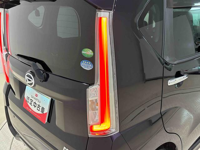 カスタム専用デザインのリヤコンビネーションランプ（クリアクリスタル／ＬＥＤストップランプ）は視認性が高く，省電力・長寿命化に貢献