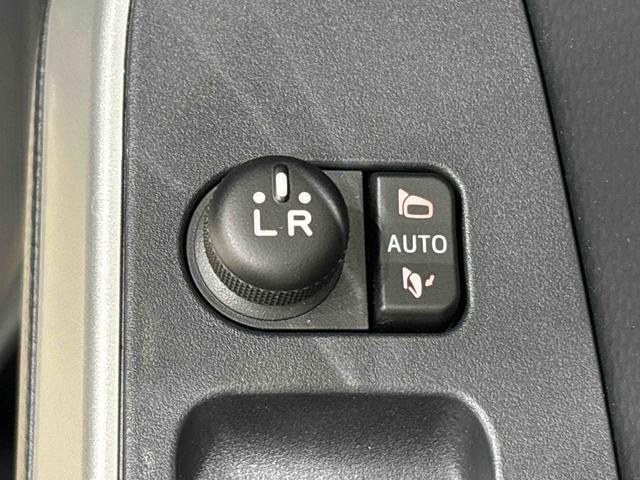 トール カスタムＧ　ターボ　　両側パワースライドドア　電子パーキング　ＬＥＤヘッドランプ・フォグランプ　　１５インチアルミホイール　オートライト　プッシュボタンスタート　クルーズコントロール　　コーナーセンサー　パワースライドドア　キーフリーシステム（23枚目）