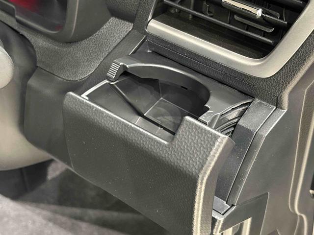 トール カスタムＧ　ターボ　　両側パワースライドドア　電子パーキング　ＬＥＤヘッドランプ・フォグランプ　　１５インチアルミホイール　オートライト　プッシュボタンスタート　クルーズコントロール　　コーナーセンサー　パワースライドドア　キーフリーシステム（24枚目）