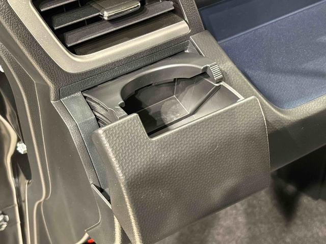 トール カスタムＧ　ターボ　　両側パワースライドドア　電子パーキング　ＬＥＤヘッドランプ・フォグランプ　　１５インチアルミホイール　オートライト　プッシュボタンスタート　クルーズコントロール　　コーナーセンサー　パワースライドドア　キーフリーシステム（29枚目）