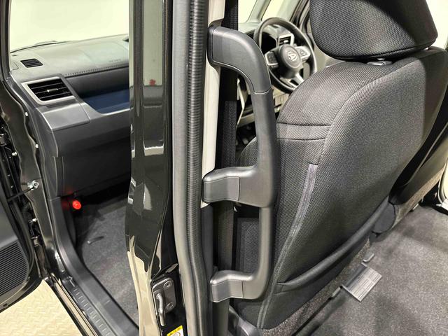 トール カスタムＧ　ターボ　　両側パワースライドドア　電子パーキング　ＬＥＤヘッドランプ・フォグランプ　　１５インチアルミホイール　オートライト　プッシュボタンスタート　クルーズコントロール　　コーナーセンサー　パワースライドドア　キーフリーシステム（35枚目）