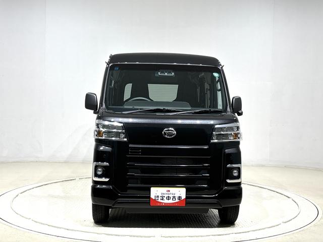 ハイゼットカーゴ ＤＸ　キーレスエントリー　マニュアルエアコン　運転席・助手席パワーウインドウ　オートライト　ハンド式サイドブレーキ　ハロゲンヘッドライト　アイドリングストップ機能　　　テンパータイヤ（6枚目）