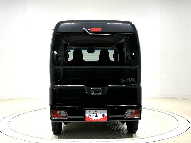 ハイゼットカーゴ ＤＸ　キーレスエントリー　マニュアルエアコン　運転席・助手席パワーウインドウ　オートライト　ハンド式サイドブレーキ　ハロゲンヘッドライト　アイドリングストップ機能　　　テンパータイヤ（9枚目）