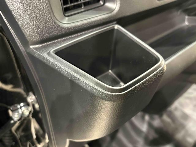 ハイゼットカーゴ ＤＸ　キーレスエントリー　マニュアルエアコン　運転席・助手席パワーウインドウ　オートライト　ハンド式サイドブレーキ　ハロゲンヘッドライト　アイドリングストップ機能　　　テンパータイヤ（23枚目）