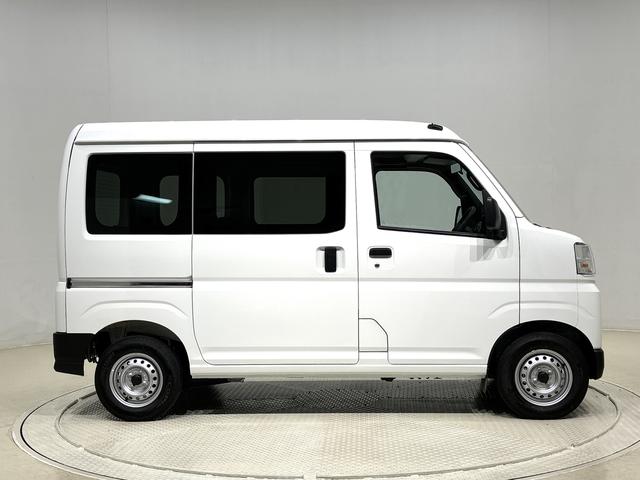 ハイゼットカーゴ ＤＸ　４ＷＤ　キーレスエントリー　オーバーヘッドシェルフ　ハロゲンヘッドランプ　トップシェイドガラス　荷室ランプ　コーナーセンサー　ＡＭ・ＦＭラジオ　テンパータイヤ（7枚目）