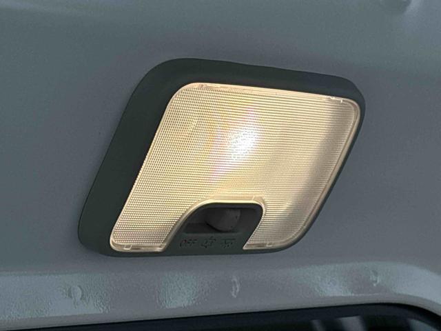 ハイゼットカーゴ ＤＸ　４ＷＤ　キーレスエントリー　オーバーヘッドシェルフ　ハロゲンヘッドランプ　トップシェイドガラス　荷室ランプ　コーナーセンサー　ＡＭ・ＦＭラジオ　テンパータイヤ（35枚目）