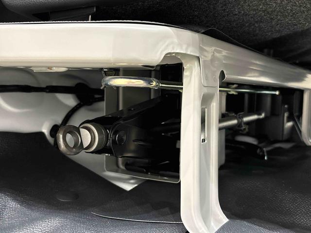 ハイゼットカーゴ ＤＸ　４ＷＤ　キーレスエントリー　オーバーヘッドシェルフ　ハロゲンヘッドランプ　トップシェイドガラス　荷室ランプ　コーナーセンサー　ＡＭ・ＦＭラジオ　テンパータイヤ（36枚目）