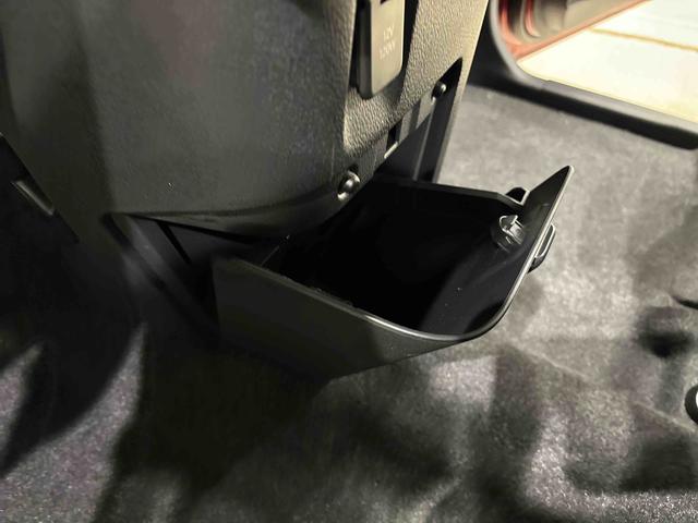 ムーヴキャンバス セオリーG キーフリーシステム シートヒーター LEDヘッドランプ・フォグランプ 電動パーキングブレーキ プッシュボタンスタート セキュリティアラーム バックカメラ 両側パワースライドドアウエルカムオープン機能 オート電動格納式ドアミラー(30枚目)