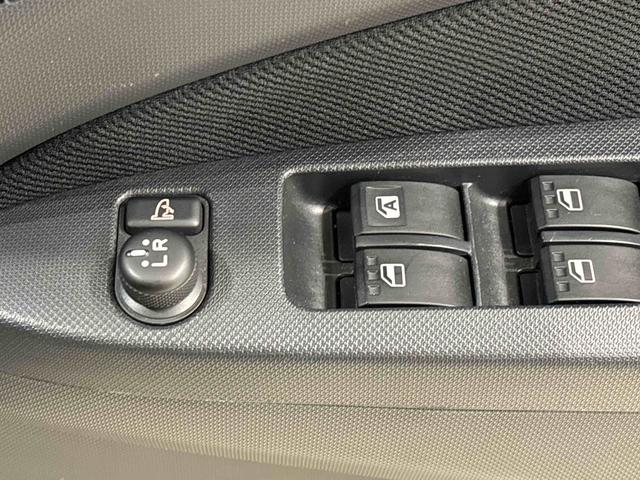 ムーヴ カスタム　ＲＳ　ＳＡ　ＬＥＤヘッドランプ・フォグランプ・オートライト・プッシュボタンスタート・オートエアコン・アイドリングストップ（21枚目）