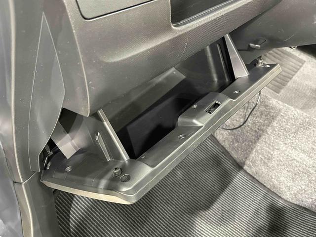 ムーヴ カスタム　ＲＳ　ＳＡ　ＬＥＤヘッドランプ・フォグランプ・オートライト・プッシュボタンスタート・オートエアコン・アイドリングストップ（28枚目）