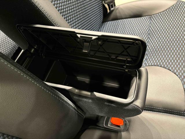 タント カスタムRS バックモニター 運転席・助手席シートヒーター 電動パーキングブレーキ LEDヘッドライト・フォグランプ 純正15インチアルミホイール キーフリーシステム オートライト サイドエアバッグ オートエアコン 革巻きステアリングホイール(30枚目)