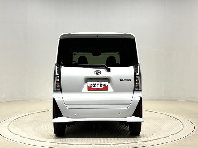 タント カスタムRS バックモニター 運転席・助手席シートヒーター 電動パーキングブレーキ 後席両側パワースライドドア オートライト サイドエアバッグ LEDヘッドライト・フォグランプ 純正15インチアルミホイール キーフリーシステム セキュリティーアラーム(9枚目)
