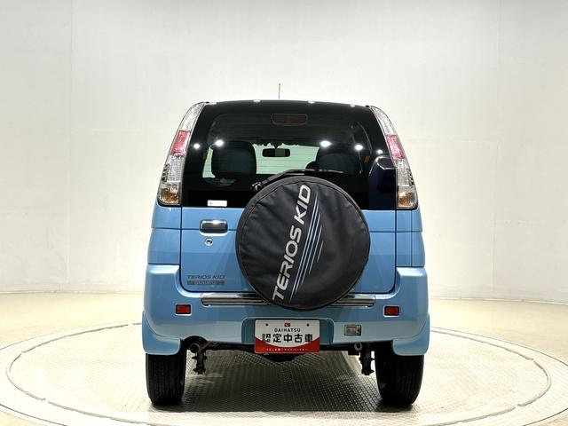 テリオスキッド L 4WD CDオーディオ ETC オートマ オートエアコン 電動格納式ドアミラー パワーウィンドウ キーレスエントリー フォグランプ スペアタイヤ(9枚目)