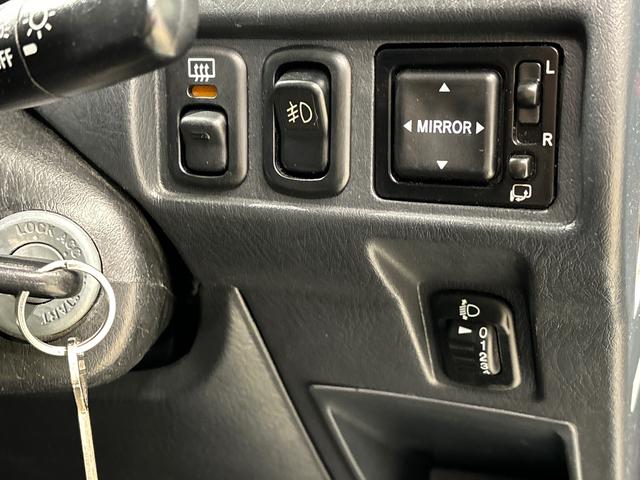 テリオスキッド L 4WD CDオーディオ ETC オートマ オートエアコン 電動格納式ドアミラー パワーウィンドウ キーレスエントリー フォグランプ スペアタイヤ(18枚目)