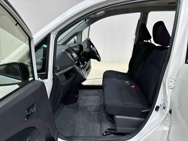 ムーヴ カスタム XリミテッドSA ナビ バックモニター キーフリー オートエアコン プッシュボタンスタート オートライト USBソケット フォグランプ 電動格納機能付きミラー シートリフター ショッピングフック シートアンダートレイ セキュリティーアラーム(33枚目)