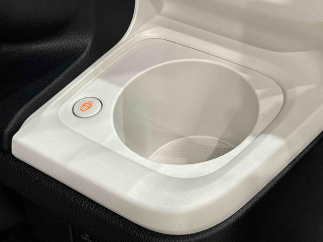 ムーヴキャンバス ストライプスＧ　ナビ・バックカメラ　ＬＥＤオートライト・フォグランプ　電動パーキングブレーキ　プッシュボタンスタート　セキュリティアラーム　バックカメラ　両側パワースライドドアウエルカムオープン機能　オート電動格納式ドアミラー（26枚目）