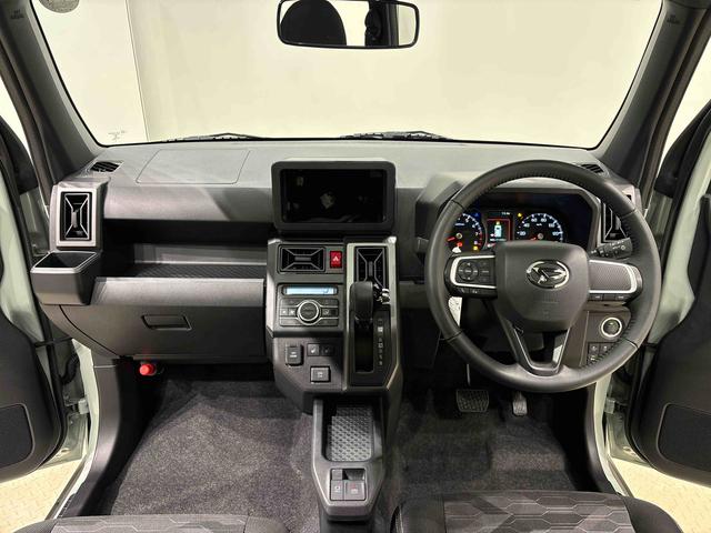 タフト G クロムベンチャー スカイフィールトップ クロムパック メッキパック シルバーアンダーガーニッシュ インテリアアクセント LEDオートライト&フォグランプ 電動パーキングブレーキ バックカメラ アルミホイール(12枚目)